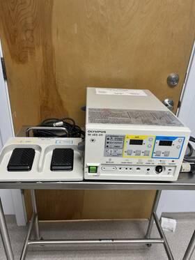 Olympus 7831655 Ues-20 Electrosurgical Generator With Mh-551 Foot Pedal
