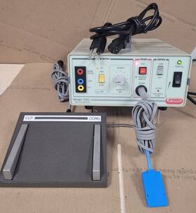 Tektran 160-i Electro Surgical System With Footpedal Fault Code Turns On